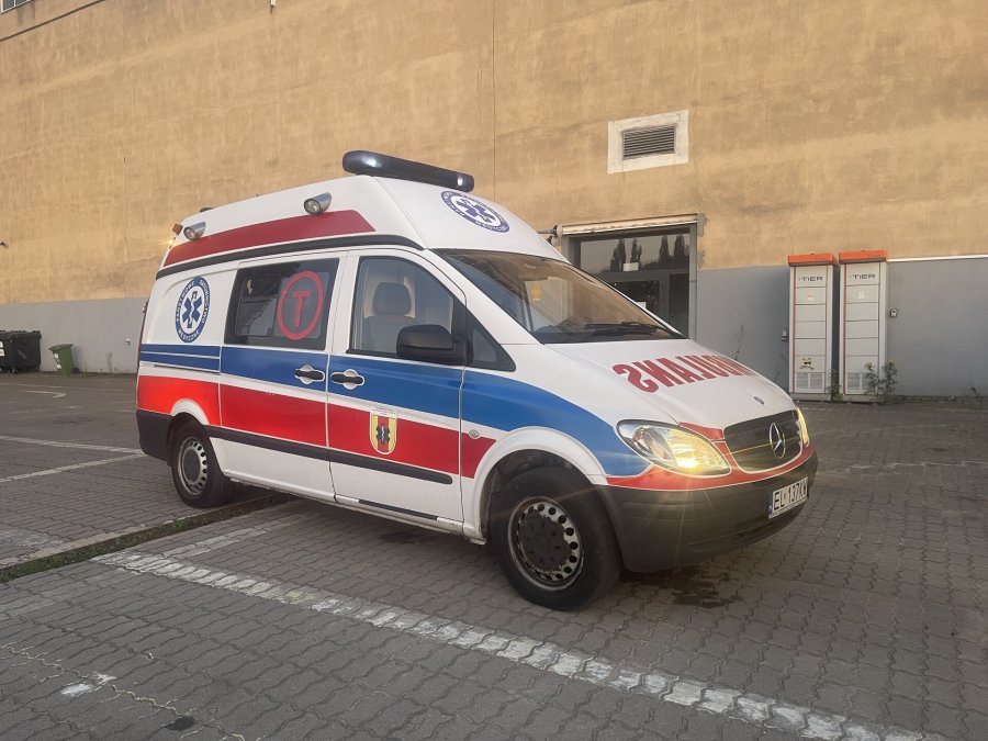 Mercedes Vito Karetka - zdjecie 1