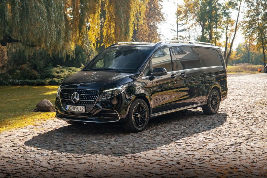 Mercedes V300d 2025 - zdjecie 1