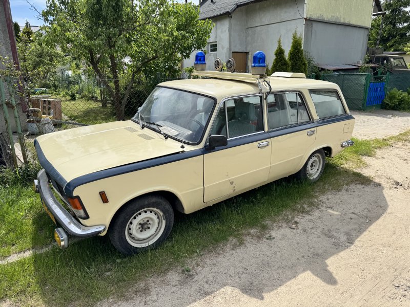 Fiat 125p Karetka