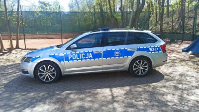 Film police car - side view