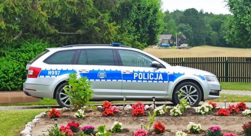 Film police car with light bar in basic variant A - side view